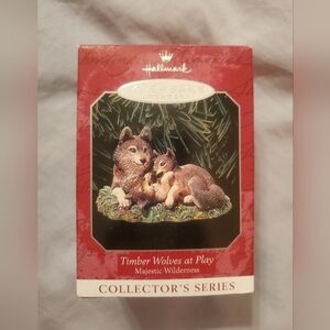 HALLMARK Keepsake Timber Wolves at Play "Majestic Wilderness" Ornament
